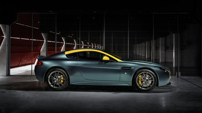 Illustration for article titled The Aston Martin V8 Vantage N430 Gets Race-Tacular Paint And A Stick